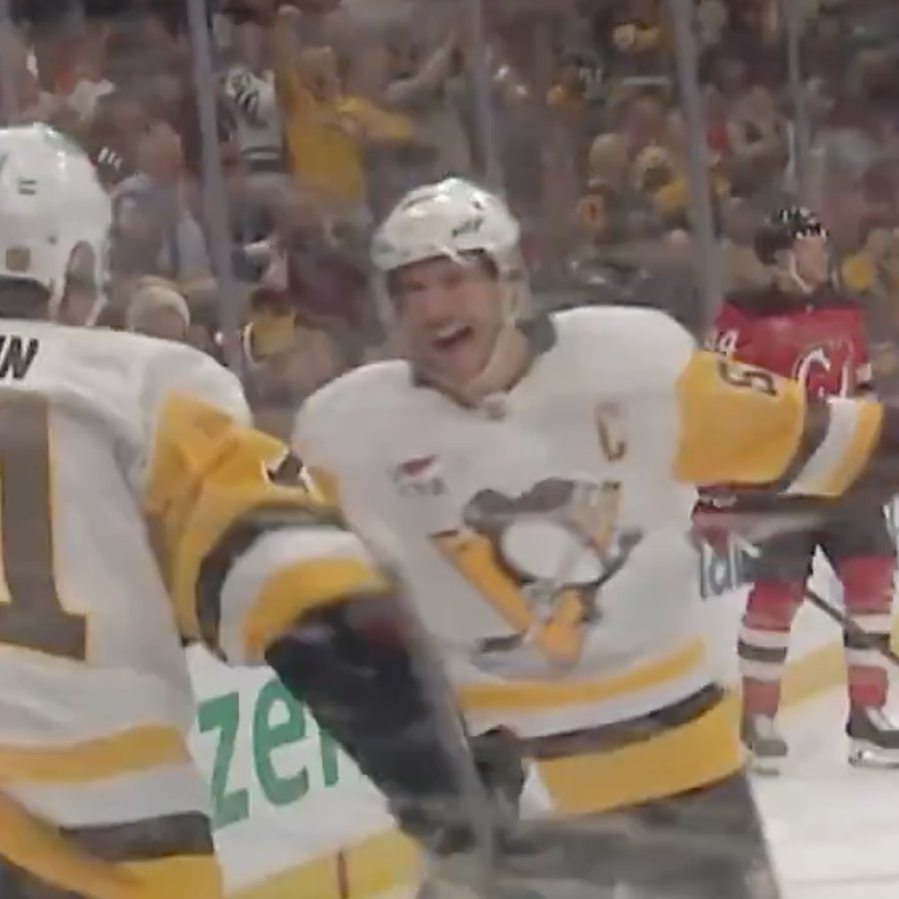 x- evgeni malkin's bald spot tweet media