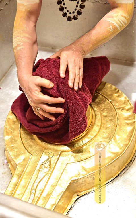 eOrganiser's tweet image. Today’s Mangala Aarti Darshan at Shri Kashi Vishwanath Mandir, Varanasi, Uttar Pradesh.

#KashiVishwanath #Varanasi