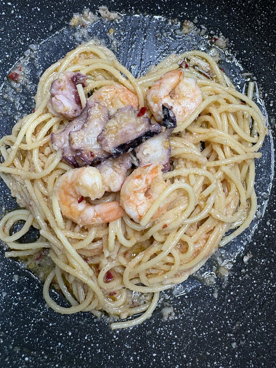 que__en_'s tweet photo. 얘두라 사진 잘 찍는 법 좀
존나 맛도린데 개 노맛처럼 보이는 이유좀 https://t.co/TiiJsanImg