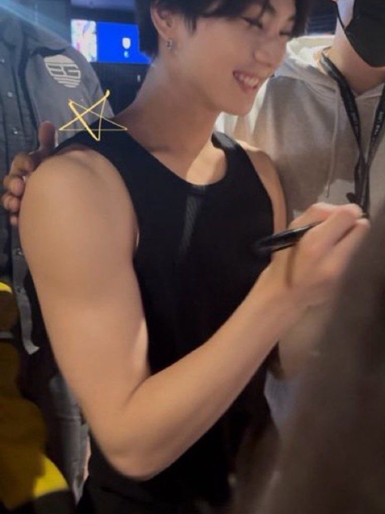 ️Ema 🐈 | 7 tweet media