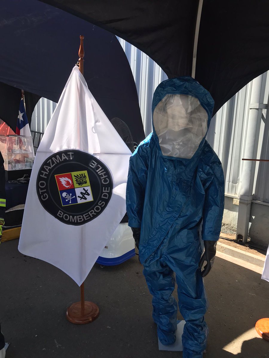 GTOHAZMAT's tweet photo. GTO HazMat presente como una especialidad más dentro del stand de Bomberos de Chile, grupo acreditado HazMat @cbsantiago @FIDAE_OFICIAL @BomberosdeChile https://t.co/73ubZq2C1M