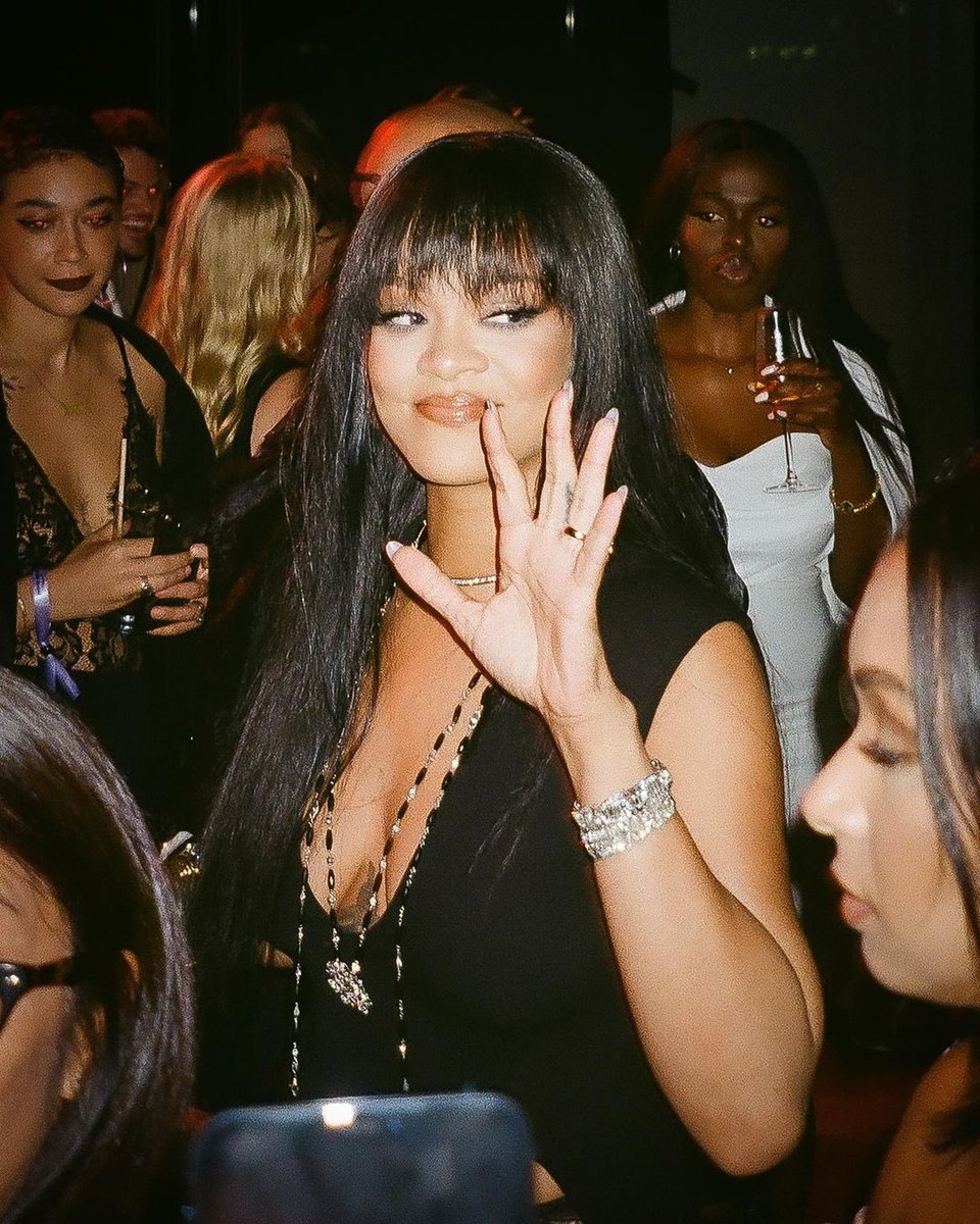 ⚓Rihanna Navy⚓ tweet media