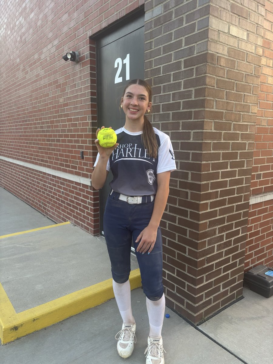 iris_crites's tweet photo. Home Run #2 for my Freshman season! Lost a heartbreaker by 1 run, but we battled! I batted .600 and caught well. Onto the next one! @SoftballHartley @CoachLavoie @FieldofDreamsOH @OHStorm2029Nat @ExtraInningSB @LineDsoftball @Vol_Softball @AppStateSB @CofCSoftball @CoastalSoftball @SoftballDown @CoastRecruitsSB @los_stuff @UTampaSoftball @LegacyLegendsS1