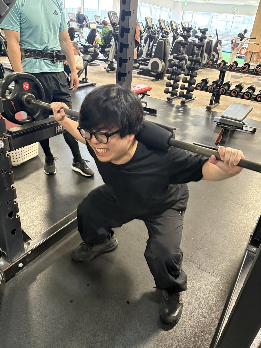 maneater_dgr's tweet photo. gym day https://t.co/7YFSbZsmVZ