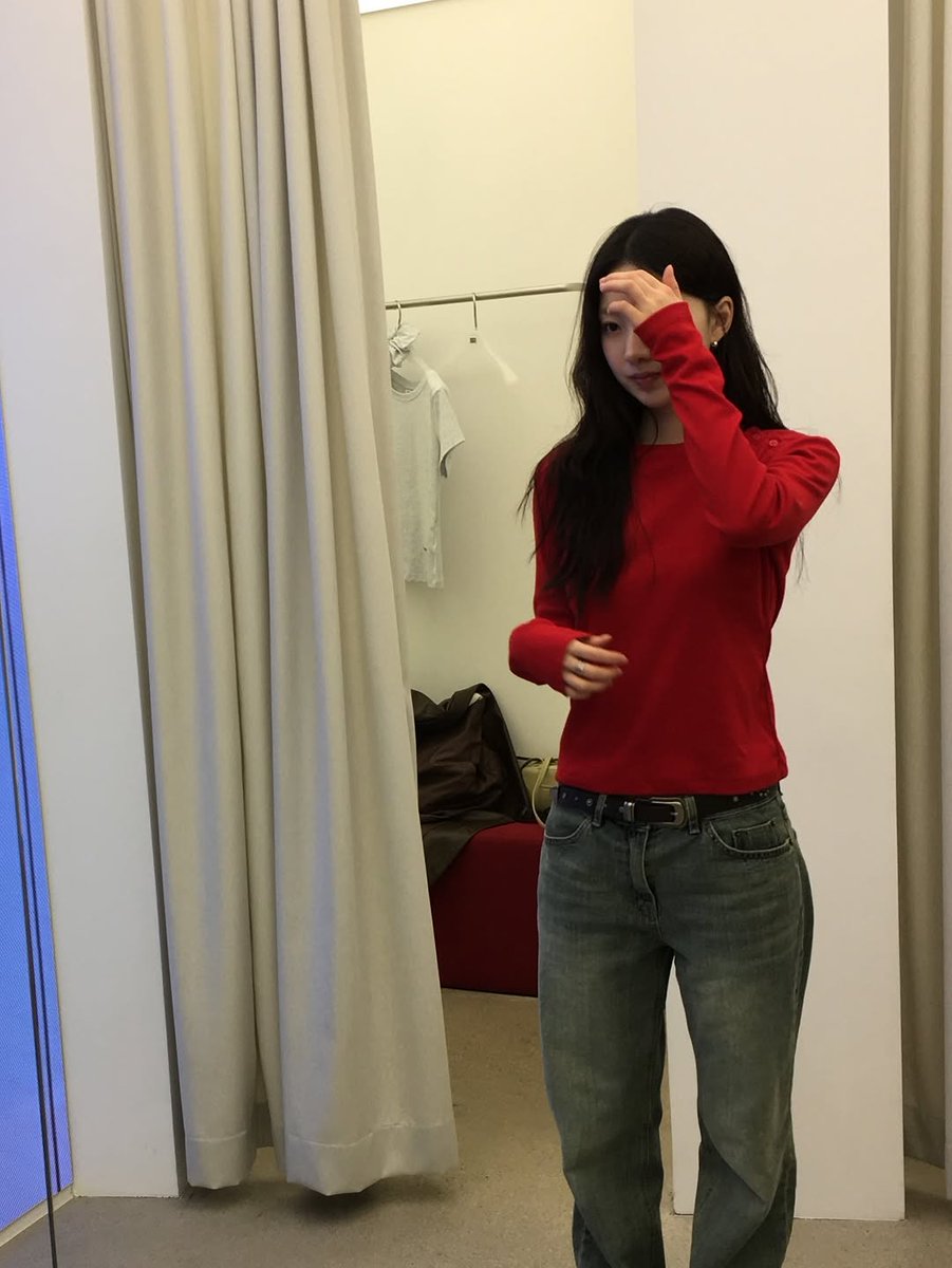 youi pics tweet media