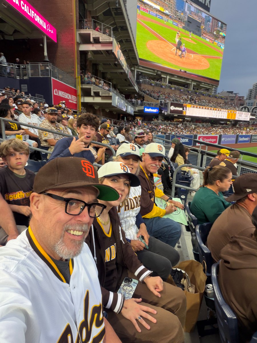 PadresFan's tweet photo. Go Padres!!! #forthefaithful @padres #padres https://t.co/auMeQDI4KJ