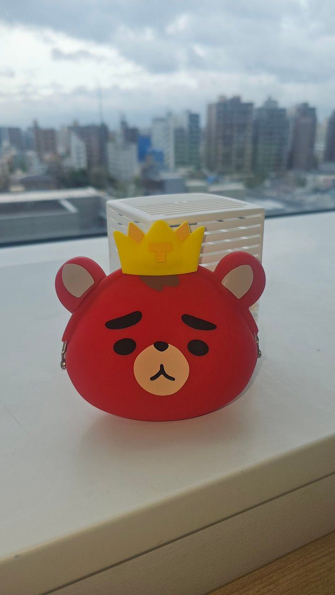 saeyoontae's tweet photo. お金以外で入れるものありますか
？？

 #TBちゃん
 #TBちゃんがまぐち
 #東方神起 
 #日産スタジアムグッズ https://t.co/u469DAePGN