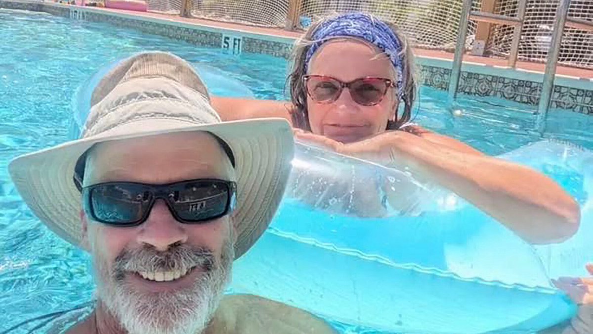 901Lulu's tweet image. Brian Hooker fell off a boat while being transported today, prompting a police rescue. He was handcuffed at the time and unable to maintain his grip due to rough water conditions. He was quickly recovered. 

What are the odds of such a thing?! 🫢#lynettehooker #missing #bahamas