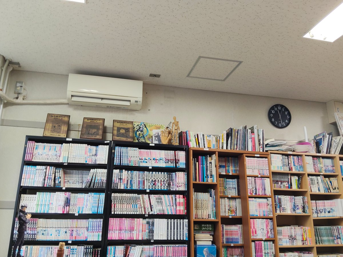新歓変更です。4/20月 5限後18:30〜C棟301にて新歓クイズ大会を行い