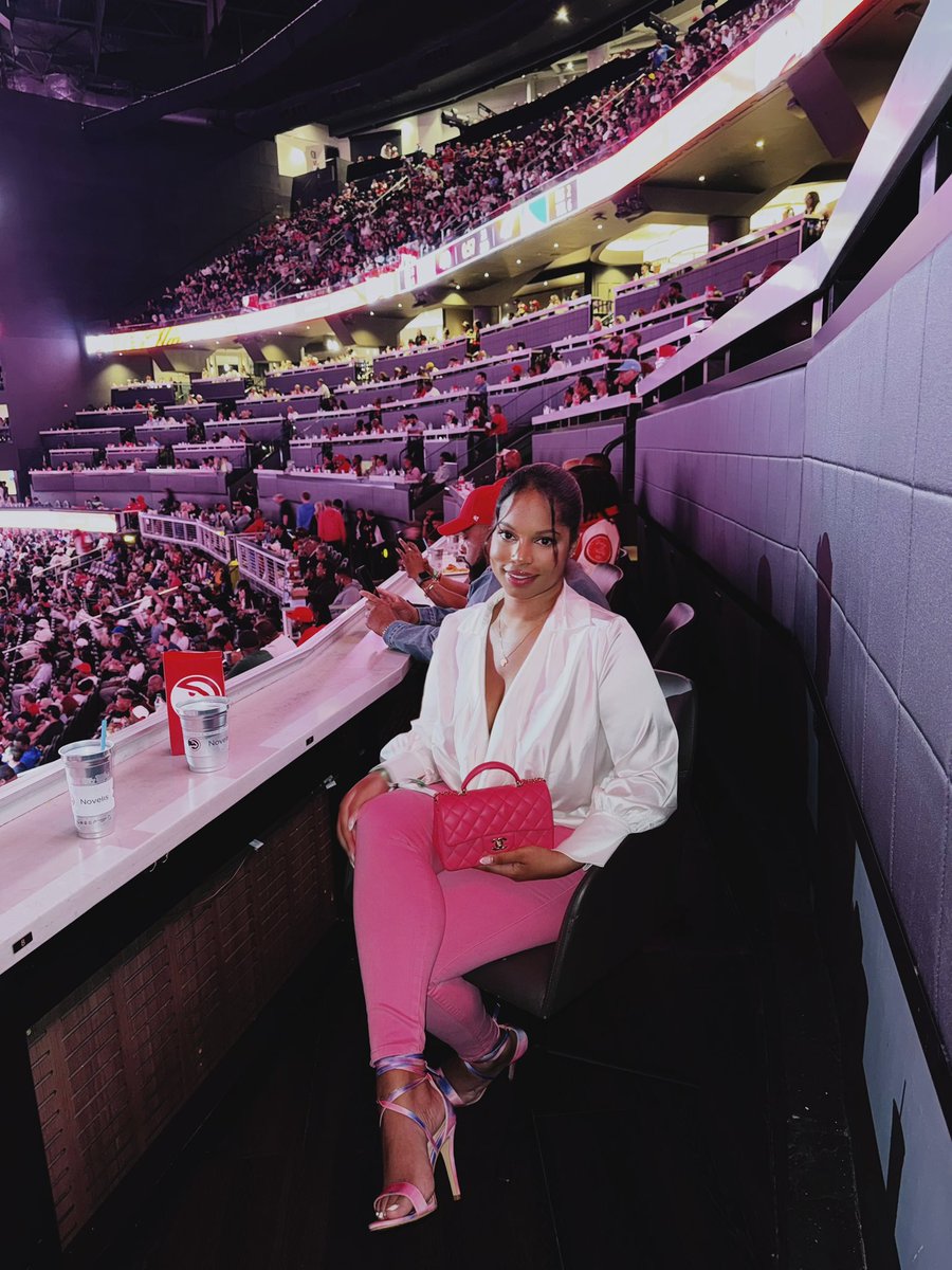 Danielle Holmes tweet media