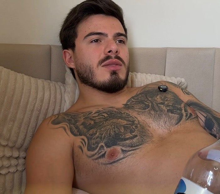 famososProibido🔥 tweet media