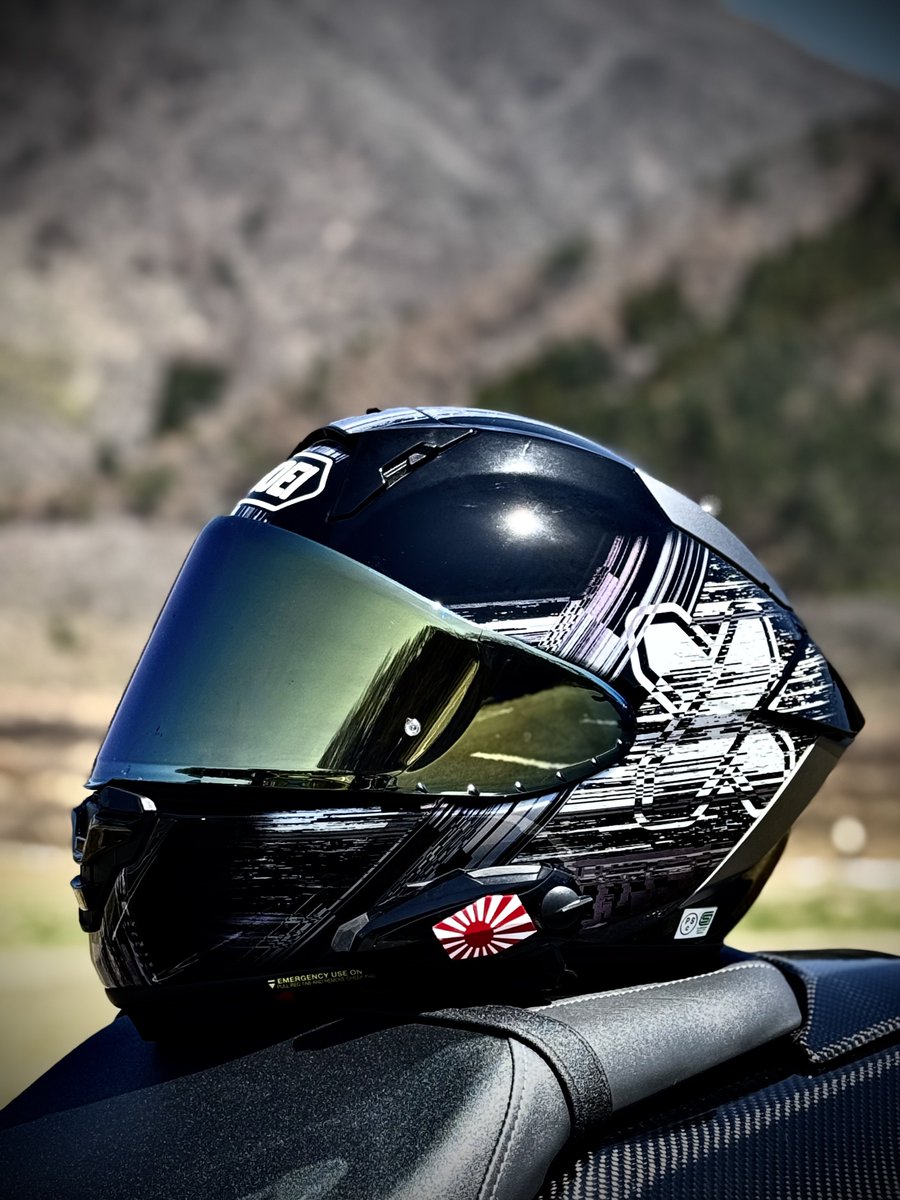 OORer_akisuke's tweet photo. cherry blossomとmy motorcycle and my helmet https://t.co/Frsm104mXS