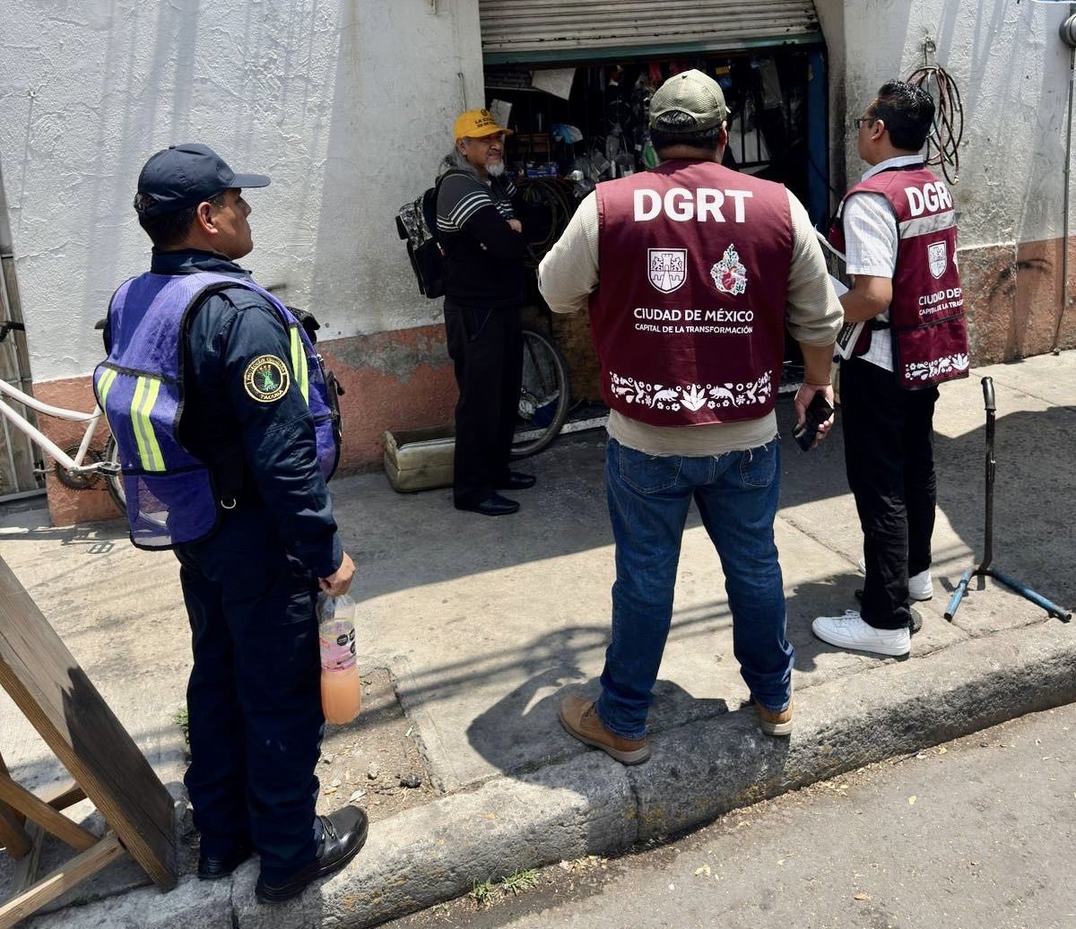 MetropolisCDMX's tweet image. Fuimos a la Alcaldía #Azcapotzalco en la colonia Pro Hogar, llevando al gobierno de la CDMX y a #Metrópolis hasta la puerta de tu casa, dentro del programa #CasaPorCasa. 

#CapitaldelaTransformación #cxc