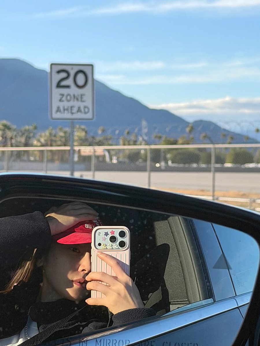 GR26Sic18's tweet photo. jessica.syj: Brb… taking a breather where time slows down🌵☀️🏔️🌙☁️✨

: https://t.co/dBvBHB7MT6
#제시카 #JessicaJung #郑秀妍 https://t.co/WyahEFq93S