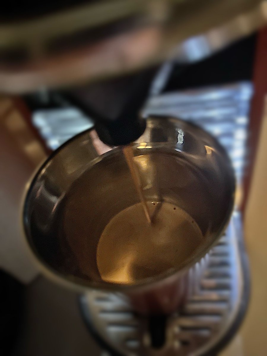 jonmac666's tweet photo. Guten Morgen…mit dem #Arpeggio #Kaffee von @Nespresso in den Freitag starten, so habt ihr genügend Energie für den Tag vor dem verdienten Wochenende 🤗☕️ #whatelse #ShotOniPhone #iPhone14Pro #ACDsee https://t.co/1klD87TLC0