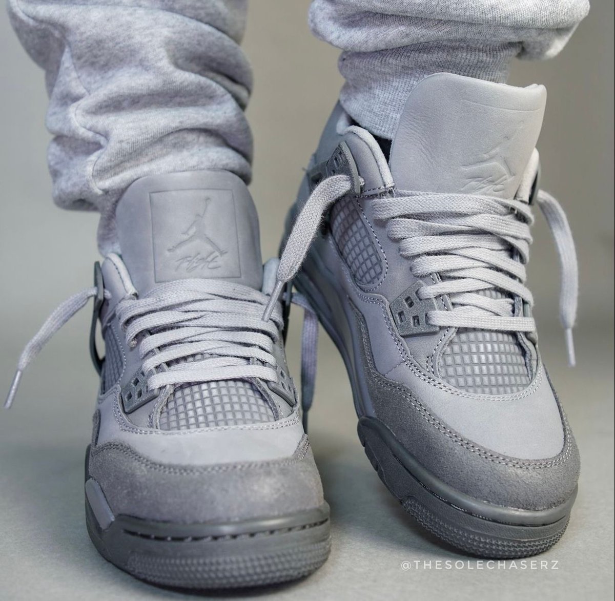 SneakerAlert tweet media