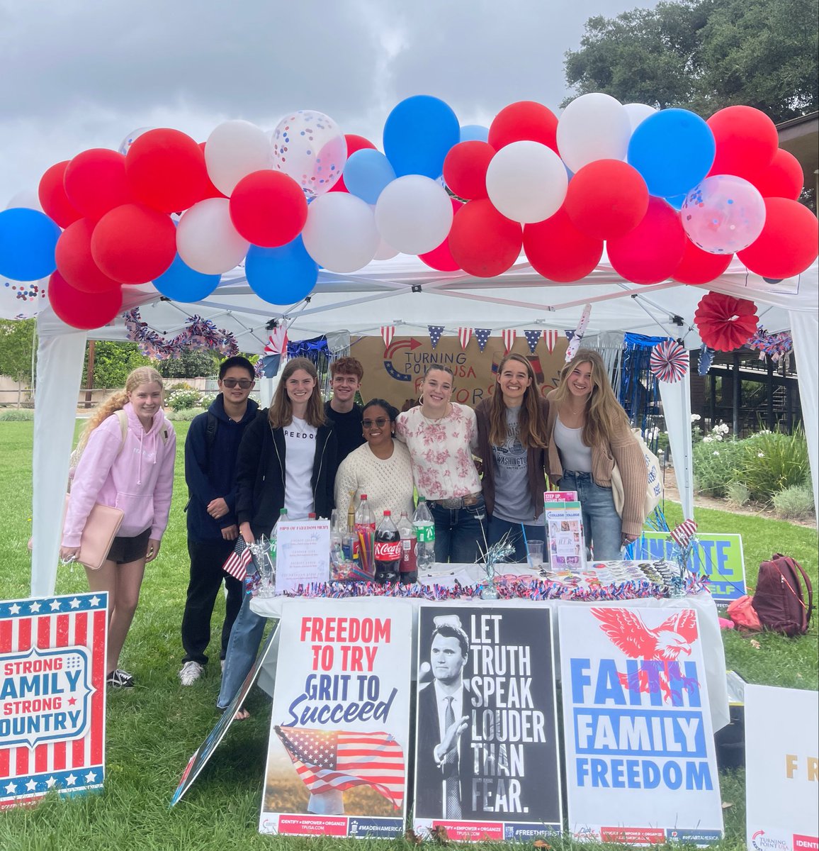 EmmaSpirescu's tweet photo. Last week, @tpusastudents of Santa Clarita brought the energy at Flavors of Freedom 🔥🇺🇸

An amazing opportunity to showcase the newest campus club, and meet some incredible people 🙌🏼

Just getting started… 👀 bigger things coming soon from this chapter!

#Freedom #USA https://t.co/s8BdvlSKUu