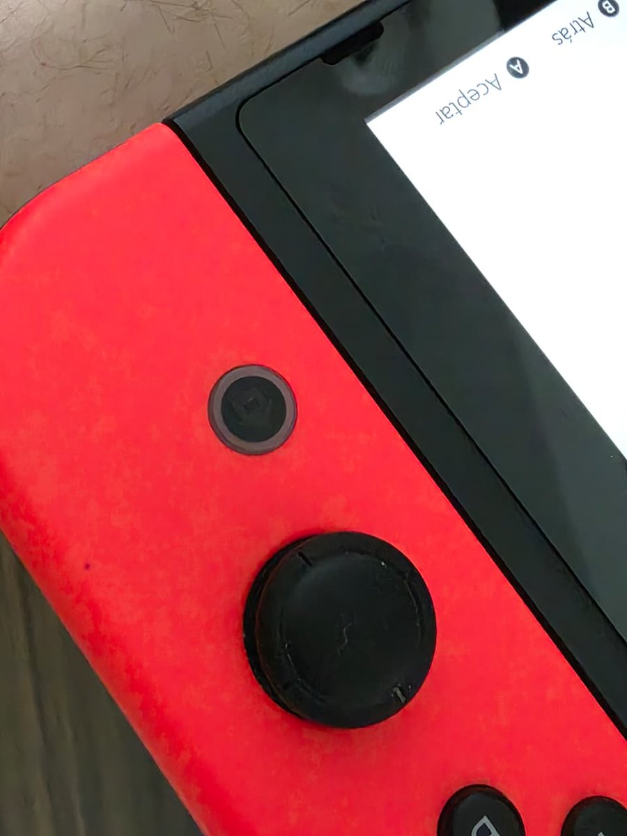 Giovanny_Garces's tweet photo. @AmazonHelp Hi! I bought a 'Used-Very Good' Nintendo Switch on Amazon Japan but it arrived heavily soiled (literally looks like dirt/feces) and defective. I'm in Colombia. The JP chat gives me a 'We hit a snag' error on all devices, and the callback only accepts US/JP numbers. https://t.co/uYP5dcxgCc