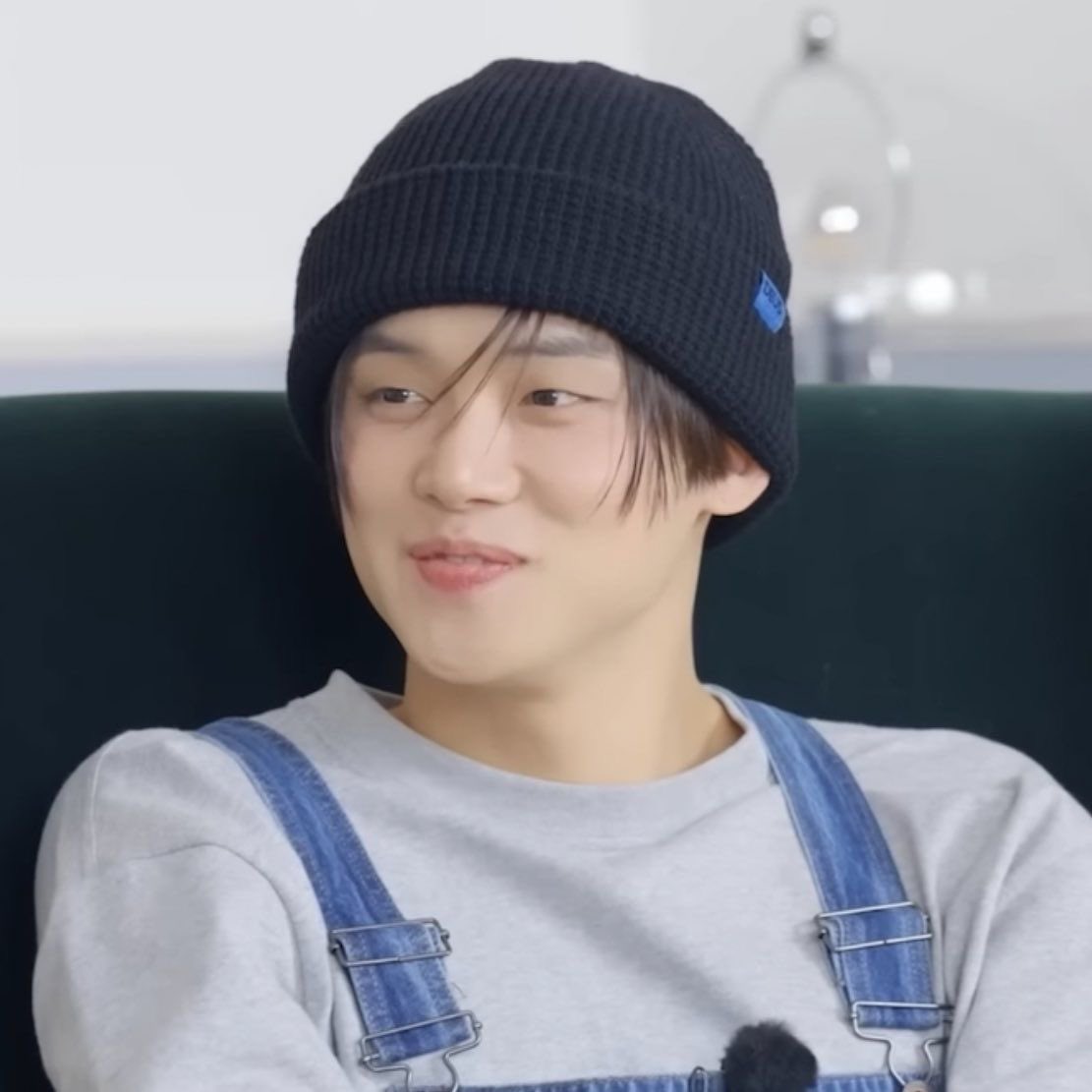 -`☆´- tweet media