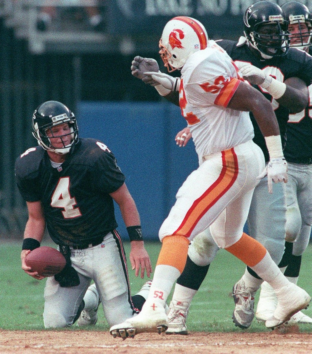 FB_Helmet_Guy tweet media