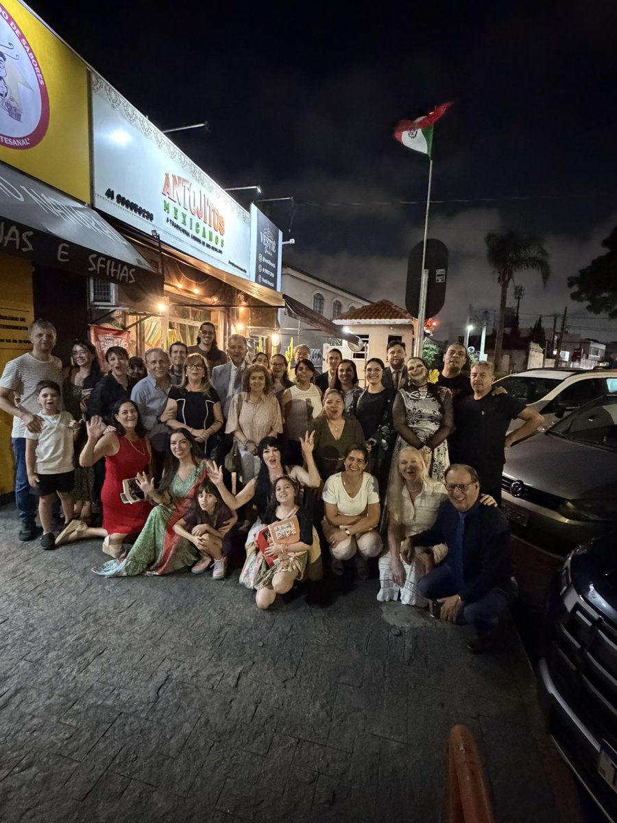 cgarciadealba's tweet image. Qué gusto encontrar maravillosa comunidad mexicana residente sureño Estado Paraná @governoparana y su capital Curitiba @curitiba_pmc.Como pocas activa,cohesionada,orgullosa sus orígenes y muy bien integrada a su otra casa que tan bien los ha recibido:#BRASIL. @EmbaMexBra @IME_SRE