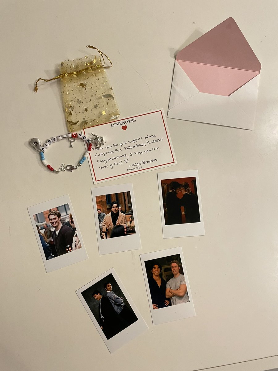 AnjaSumma's tweet photo. Got mail! And it‘s so pretty! 🥰Thank you, @FirstPrinceFP for organizing this and thank you @acdsbracelets and all the other creators for taking part and donating your incredible work. You’re truly good peeps and I‘m happy to be part of this! https://t.co/MZYsdb4DXM