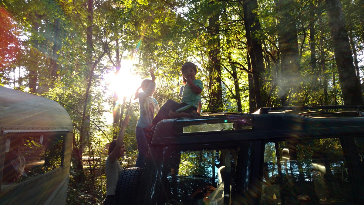 rossow_mark's tweet image. at  Belfair  State  Park

   an  Episcopal  priest  &amp;amp;  her  kids,  camping  with  us  +  (2)  other  families

   #Seafair  Weekend  

   (Our  daughter  had  just  led  them  up  the  ladder  on  the  back  door

    "Don't  Step  on  the  Tilted-Up  Sunroofs !")
