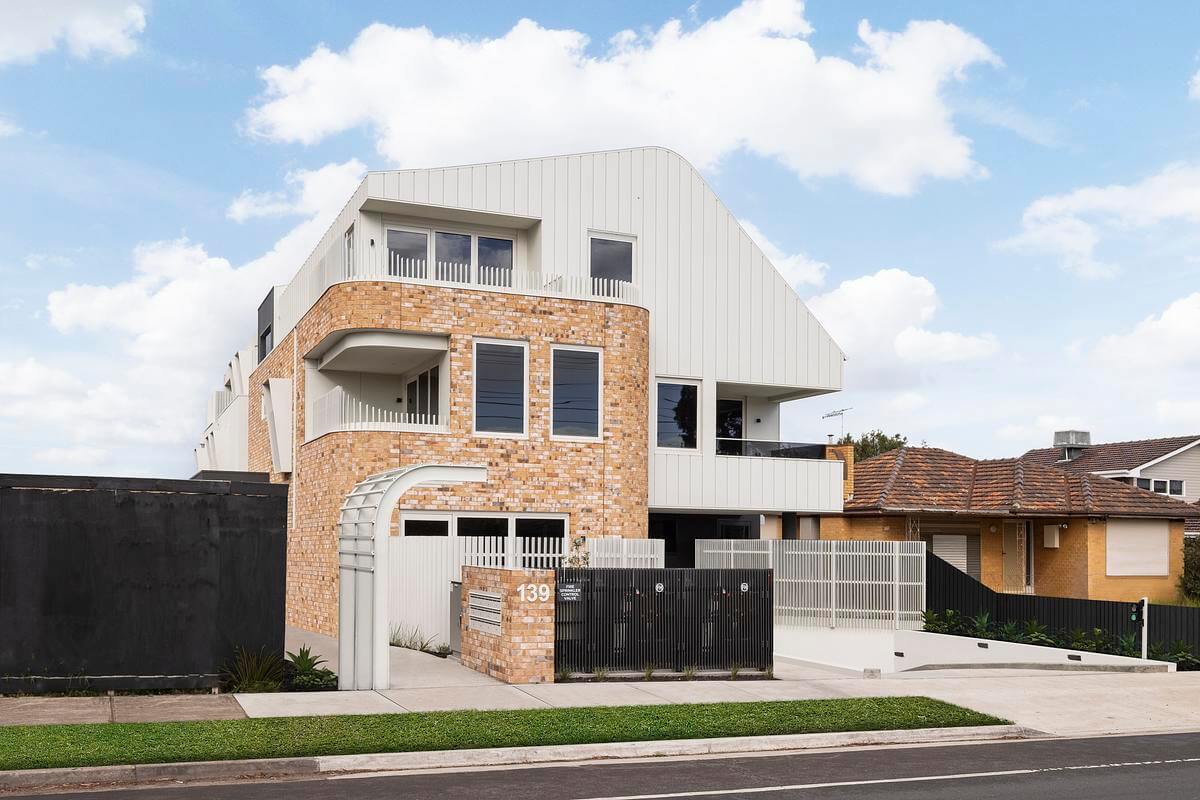 AmazingArchi's tweet image. Millers, Altona North, Australia by Blur Architecture
Read more: amazingarchitecture.com/houses/millers…
Photography: Dylan James

#architecture #house #fashion #decor #diy #homedecor #amazingarchitecture #interiordesign #contemporaryhome #modern #residence #designer