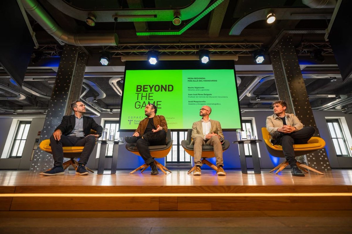 L3TCRAFT_EDU's tweet image. Ayer nuestro embajador @juanjo2nombres participó en la mesa redonda "Más allá del videojuego" en #BeyondTheGame organizado por @videojuegosAEVI.

Un gran referente en cómo integrar los videojuegos y #MinecraftEdu en el aula para trabajar diferentes competencias con su alumnado👏
