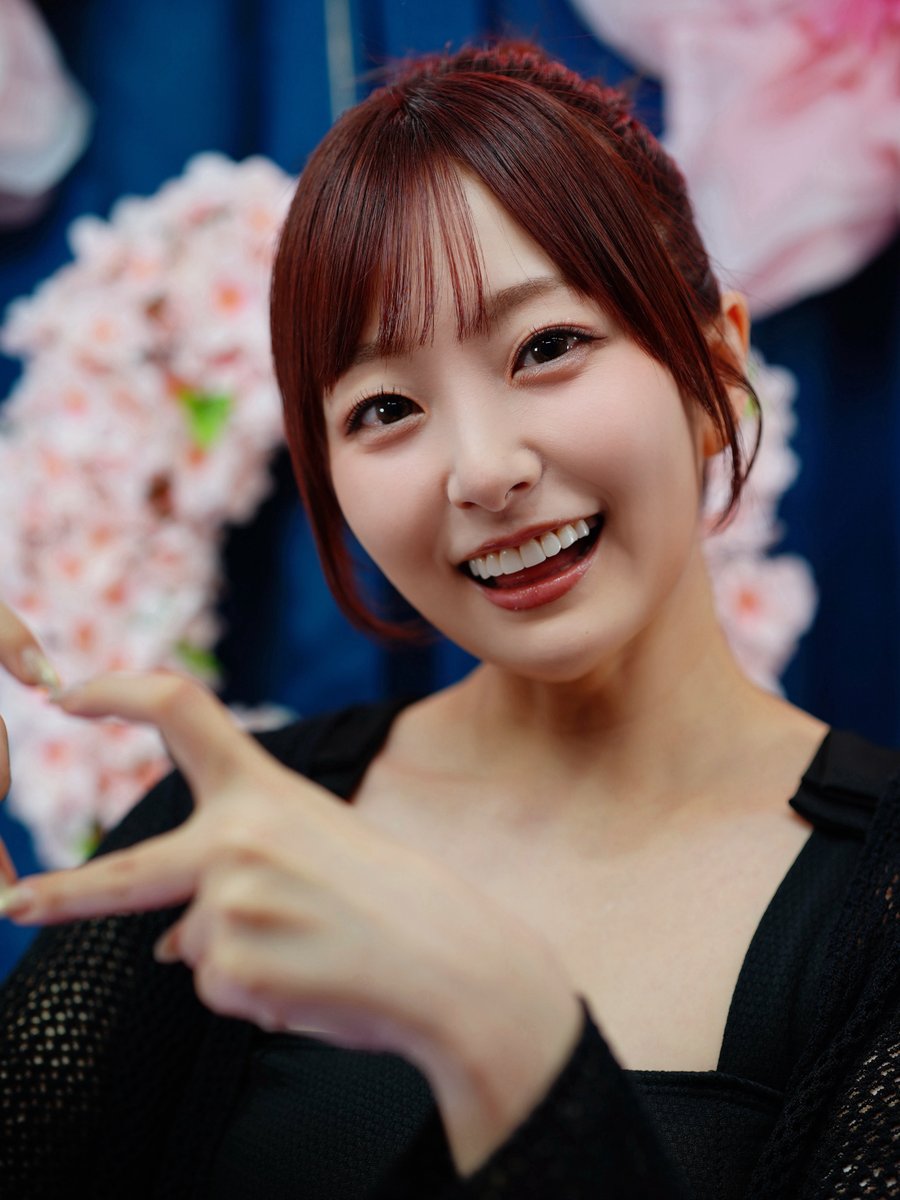 青空ひかりさん
<a href="/aozora_cmore/">青空ひかり</a>
#青空ひかり
2026.4.2 SODリリースイベント
ラムタラ秋葉原店

ハートの可愛さがギュッ詰まった
魅力増し増しの笑顔が素敵だね☺️🫶🏻

※事務所様掲載許可済です