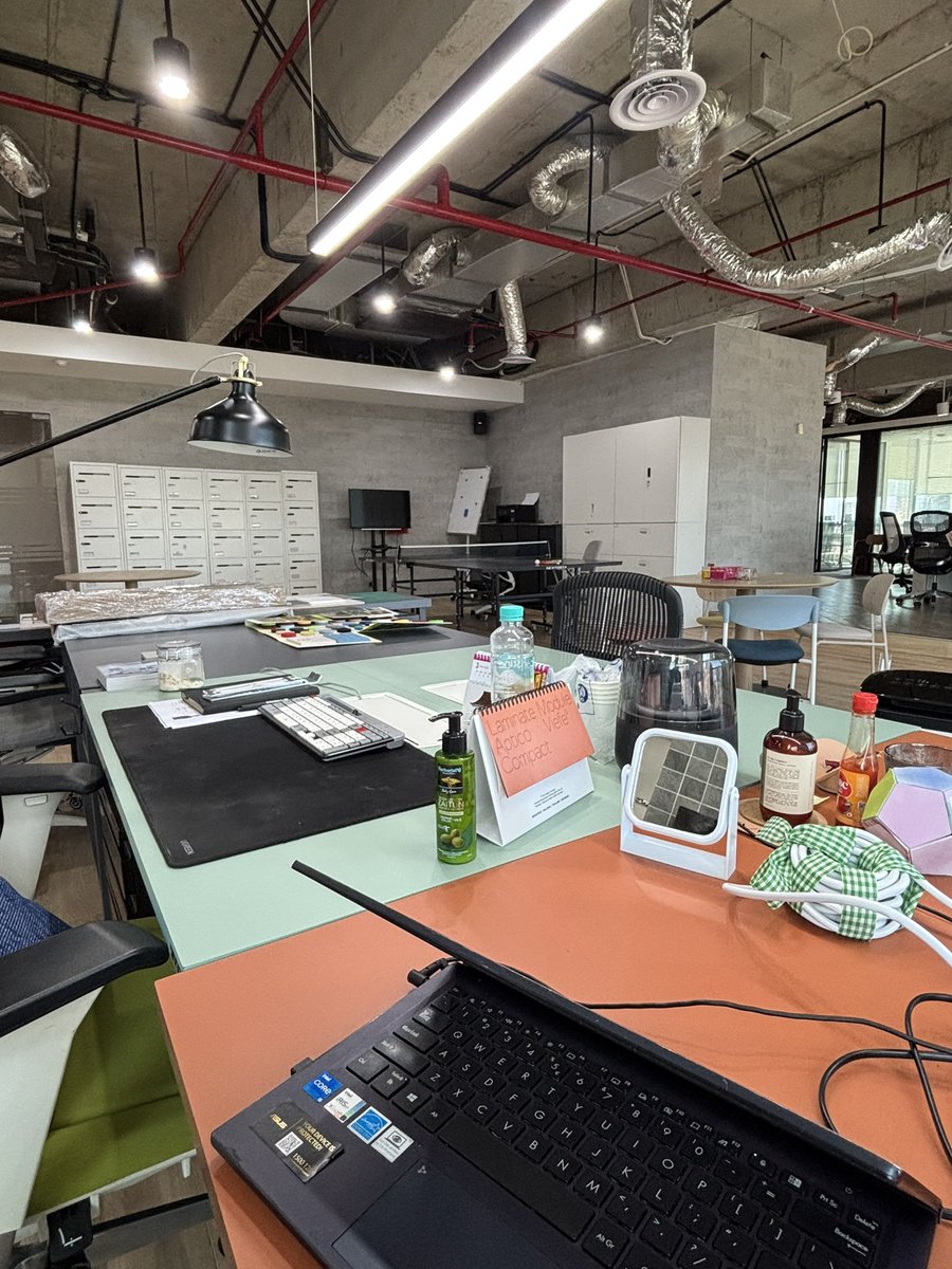 T O M O H I R O tweet media