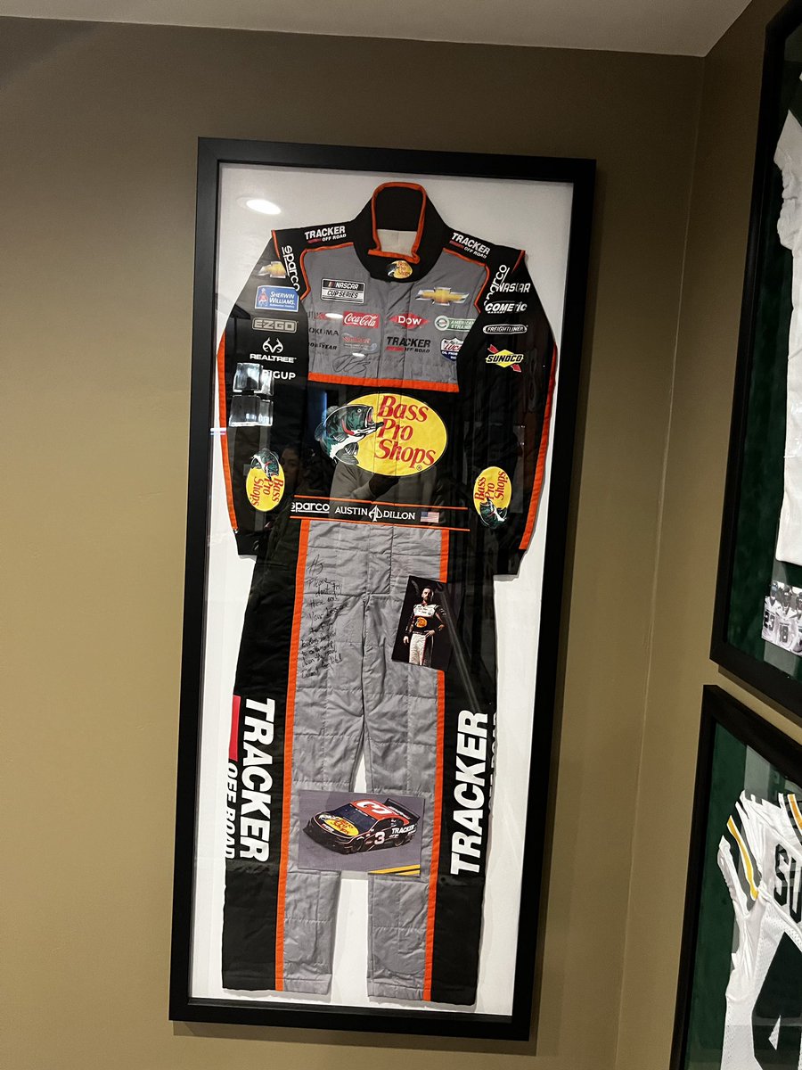 ajdillon7's tweet image. You mean my cousin Austin? 
@austindillon3