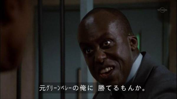 みんな！『コマンドー』の伝説のテレ朝吹替版がアマプラで見れるぞ！
見てると何故か次のセリフを全部覚えている不思議。
全編語録じゃないか…皆の好きなセリフを是非教えてくれ。
「容疑者は男性、190cm、髪は茶、筋肉モリモリマッチョマンの変態だ」