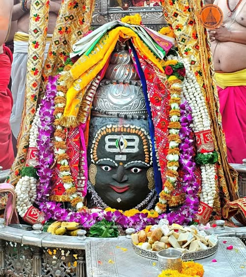 KDevi61204573's tweet photo. 🙏🌹*Jai Shree Mahakal*🌹🙏
*श्री महाकालेश्वर ज्योतिर्लिंग का भस्म आरती शृंगार दर्शन*
*10-04-2026 कण-कण में महादेव* https://t.co/k7W2Dj3TMj