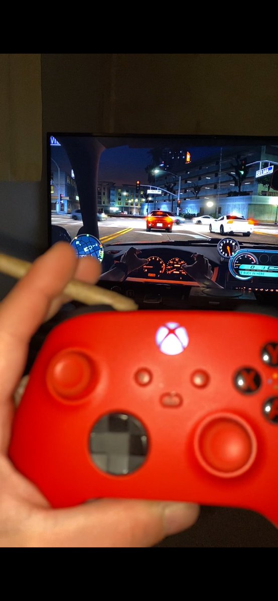 ███████ tweet media