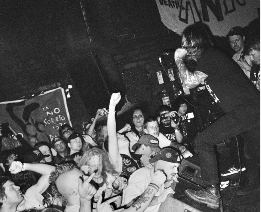 Cliveref's tweet image. Donations via #crowdfunding have saved a live music venue in Sheffield. The Lughole faced closure after receiving a £10,000 business rates bill that was backdated over four years. The extra money raised will go towards an improved PA system.
#keepmusiclive
msn.com/en-gb/money/ot…