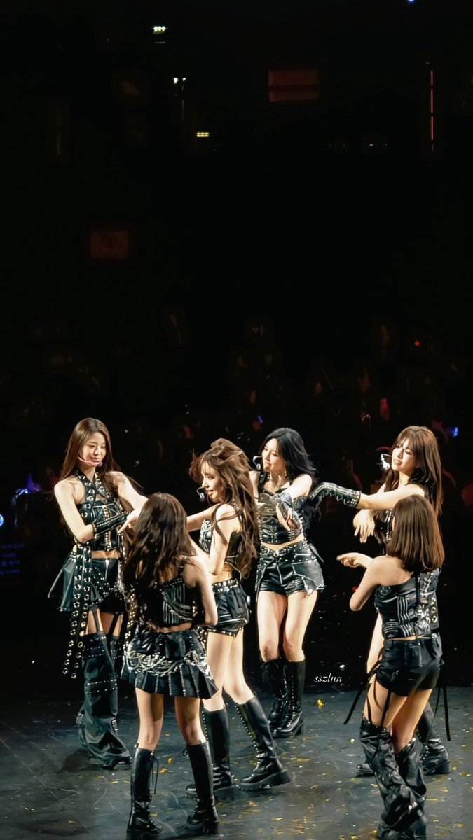 sszlnn's tweet photo. Still in PCD 🥲 Definitely worth it

#IVE #SHOW_WHAT_I_AM #IVEinKL #SHOW_WHAT_I_AM_IN_KL #IVEinMY https://t.co/Kqo1Moj2jN