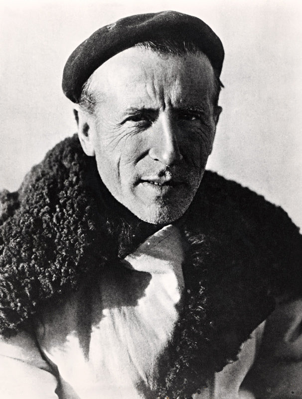Revizorsb's tweet photo. Pierre Teilhard de Chardin, prêtre jésuite, chercheur, paléontologue, théologien et philosophe, meurt le 10 avril 1955 à New York...Le Phénomène humain, L'Avenir de l'homme, L'Énergie humaine, Comment je crois, Les Directions de l'avenir, Le Cœur de la matière... https://t.co/666iTAEGDt