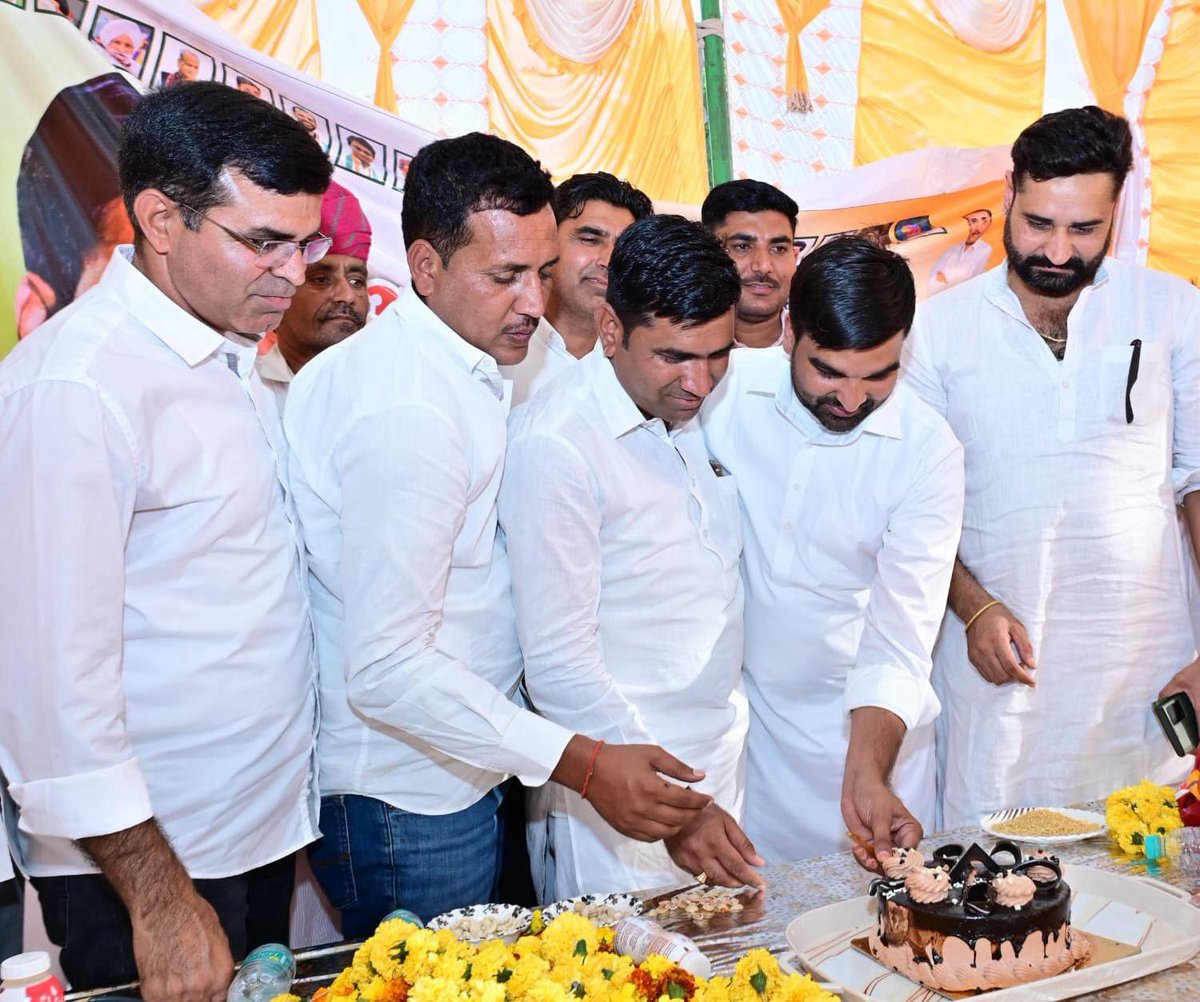 बीकानेर जिले के कोलायत विधानसभा के युवा कांग्रेस के अध्यक्ष भाई रिछपाल सिगड़ जी को जन्मदिवस की हार्दिक बधाई एवं उज्ज्वल भविष्य की शुभकामनाएं।
<a href="/SigarRaja/">Richhpal sigar mankasar</a>