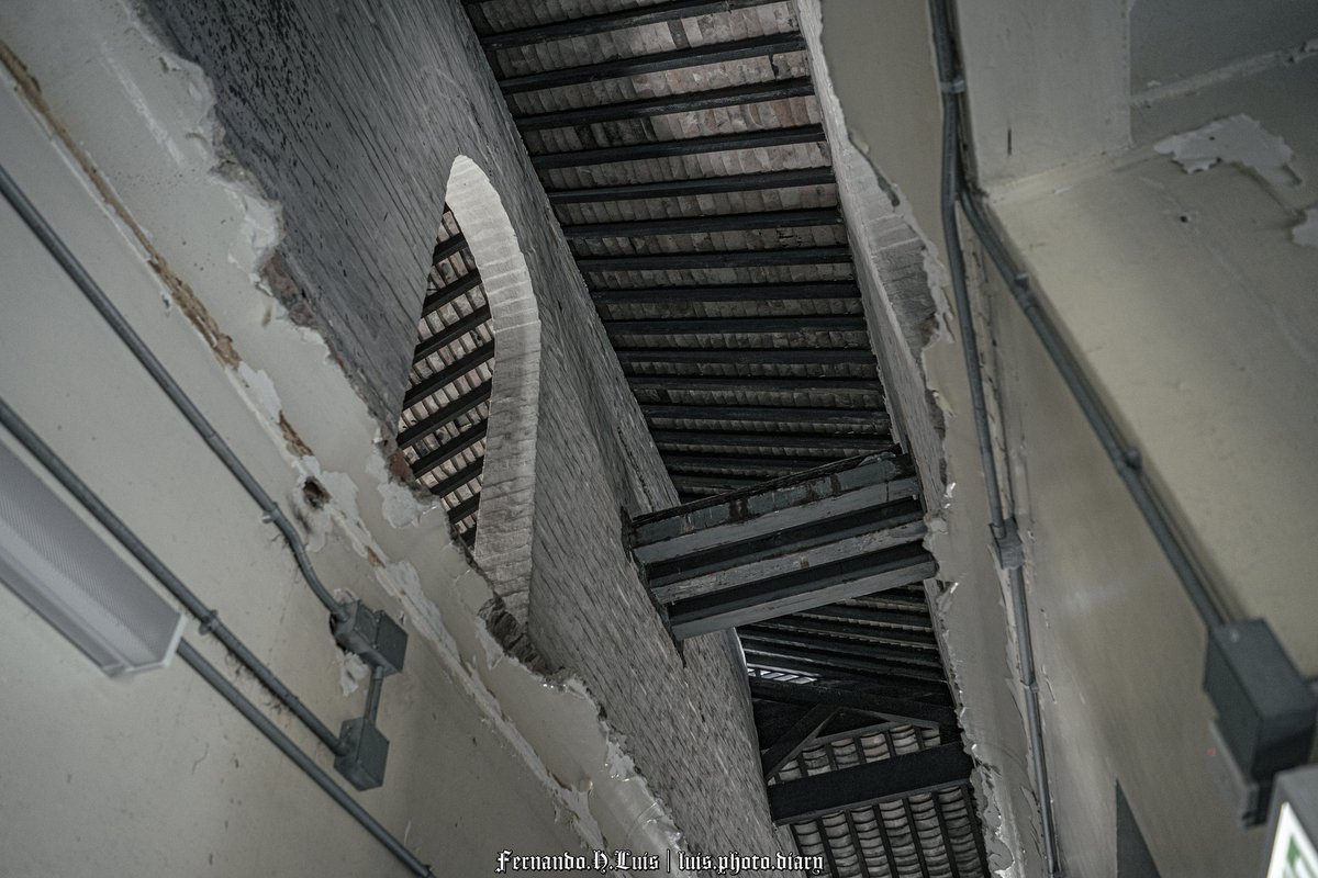 AwaLuis's tweet photo. outlast
#photos #photography #hongkong
#adventure #urbexphotography
#urbex #urbanexplorer #haikyo
#ruins #abandoned #abandonedplaces
#lostplaces
#写真 #写真撮影
#写真好きな人と繋がりたい
#冒険 #廃墟 #廃墟写真
#廃墟好きな人と繋がりたい
#ファインダー越しの私の世界 https://t.co/f152Vy7oJk