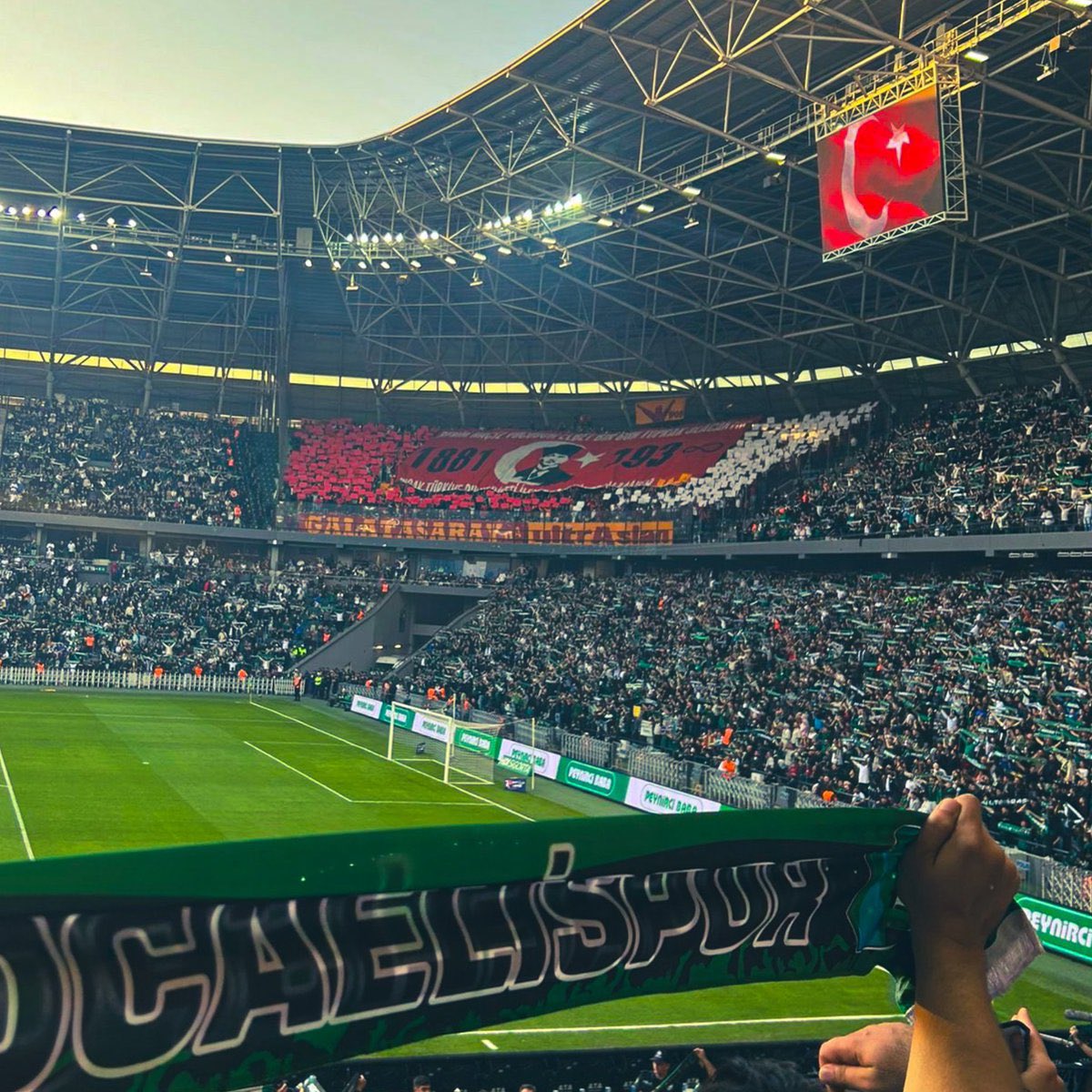 YEŞİL SİYAH NABIZ tweet media