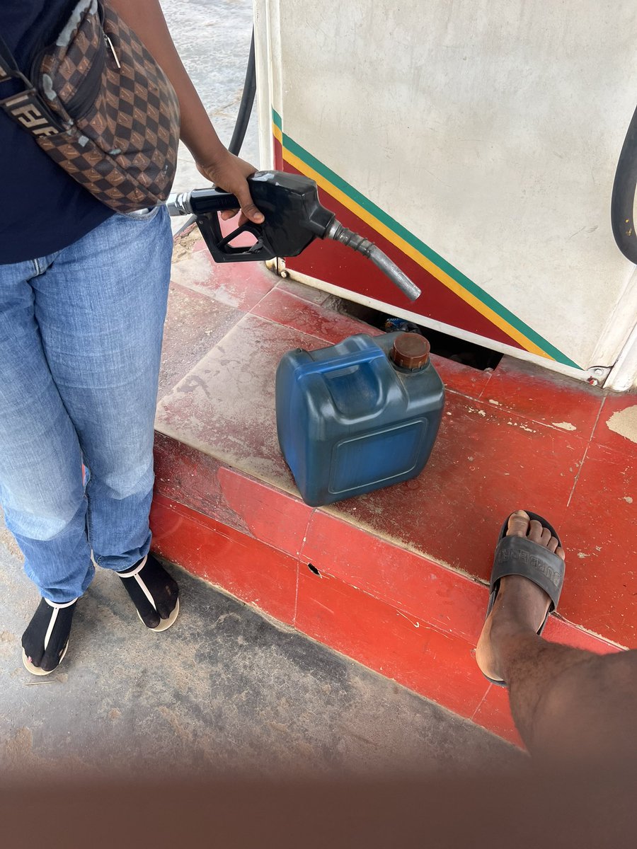 Emmanuel 💫 tweet media