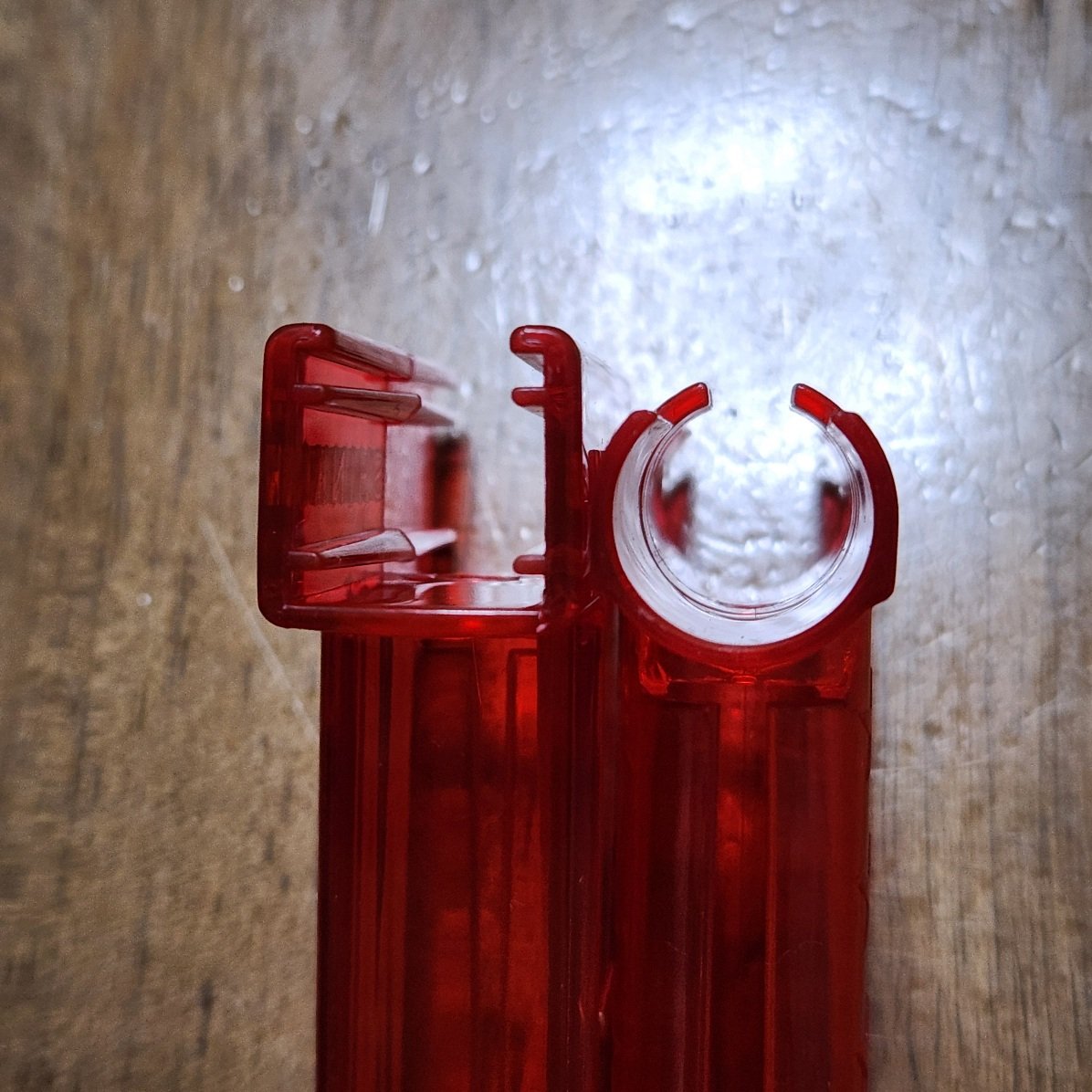 ichigo212momo's tweet image. 日産のグッズが届いたのですが、新しいTホルダーに今までのスティックライトを差し込んだところ入りません😥 形状も丸から四角になっていて、新しい日産のスティックライトなら入るのでしょうか❓ 取扱説明を読む限りでは、使用できそうそうなのに🤔
#東方神起 #日産スタジアム
#REDOCEAN  #グッズ