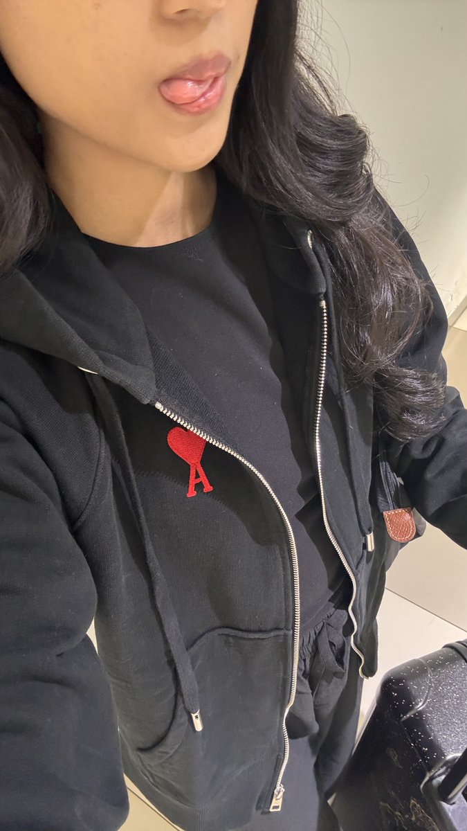 jaket samaan aja langsung jd rumor😔 RUMORIN AKU DONG🙂‍↔️🙂‍↔️🙂‍↔️ samaan juga tau 😎😎😎😎😎😎