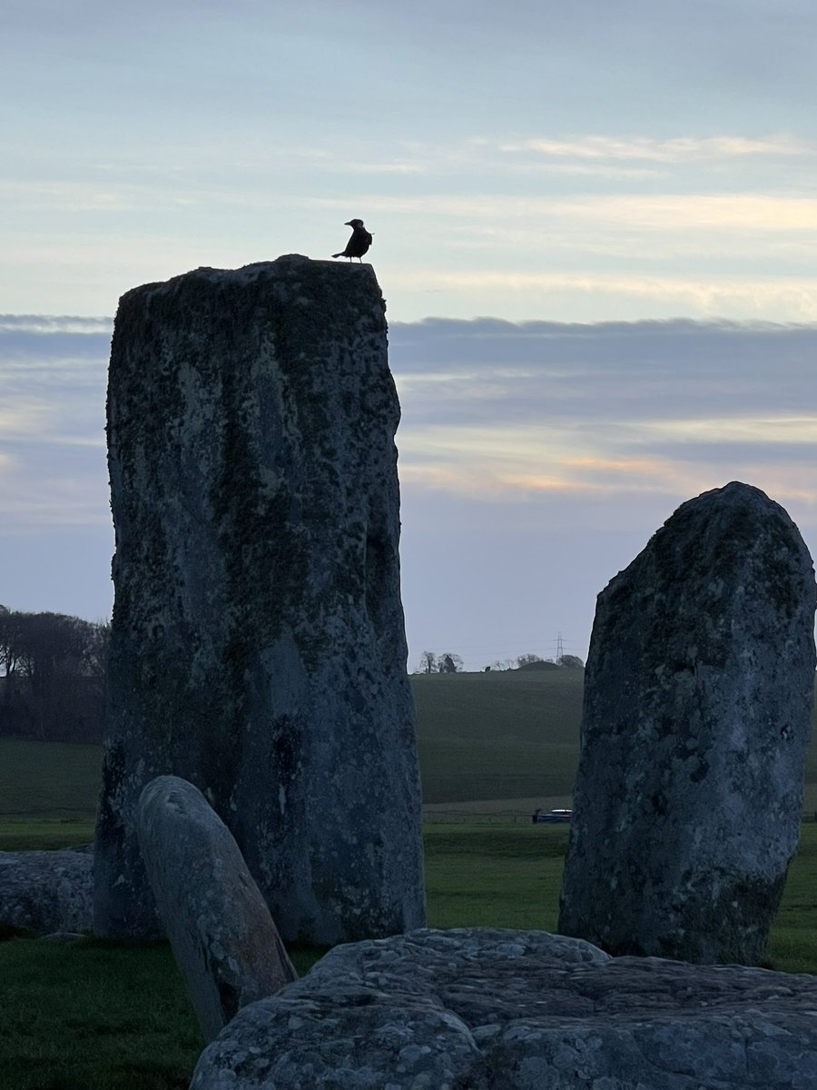 Sunrise at Stonehenge today (10th April) was at 6.25am, sunset is at 7.53pm ⛅️