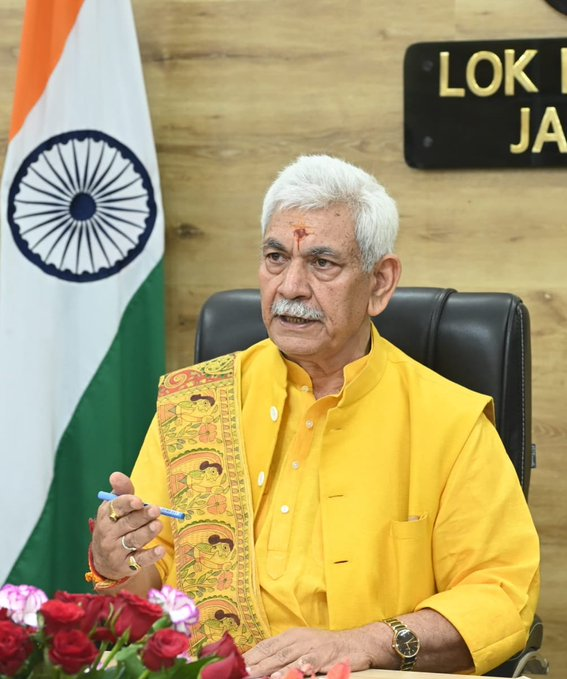 AIRNewsHindi's tweet image. J&amp;amp;K: LG मनोज सिन्हा ने केंद्र शासित प्रदेश में मवेशियों के परिवहन को विनियमित करने के लिए विस्तृत 'मानक संचालन प्रक्रियाएं' (SOPs) तैयार करने हेतु एक उच्च-स्तरीय समिति का गठन किया है।

@OfficeOfLGJandK | #JammuKashmir