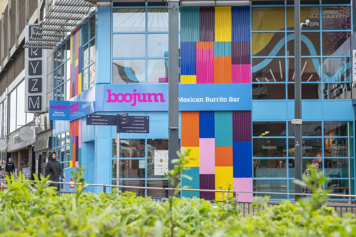merrioncentre's tweet photo. 🎉🌯 Two years of @boojummex at the Merrion Centre 🌯🎉

If you’ve walked past, you’ll know: it’s basically impossible to miss. Bright colours, bold vibes, and enough flavour (on the walls and in the food) to wake up your lunch break instantly 🌈🔥

Today marks 730 days of burritos bigger than your head, “I’ll save half for later” lies (sure you will), and the toughest decision of the day: how many toppings is too many? (trick question: there isn’t one).

To Boojum: thanks for keeping Leeds fueled, one wrap at a time 💚
To our visitors: thanks for proving that happiness can be wrapped in foil. 🥑✨

#MerrionCentre #BoojumTurns2 #WrapBattleStrong