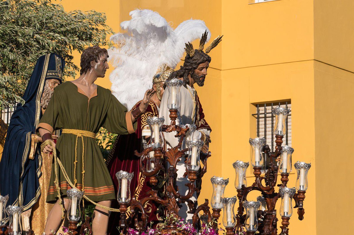 Buenos días #PinoMontano, segundo viernes que tachamos del calendario, después de una estación de penitencia  de ensueño, y nos faltan 50 semanas para un nuevo #ViernesDeDolores. ( 📷 David Laguillo Fotografía)