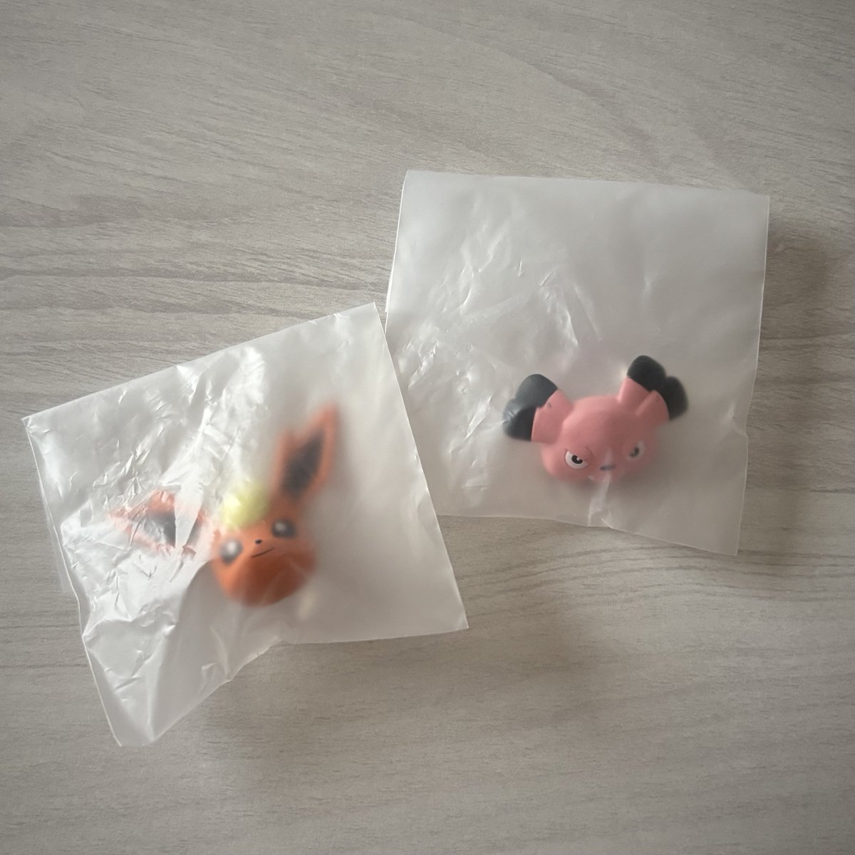 ^_−♡ tweet media