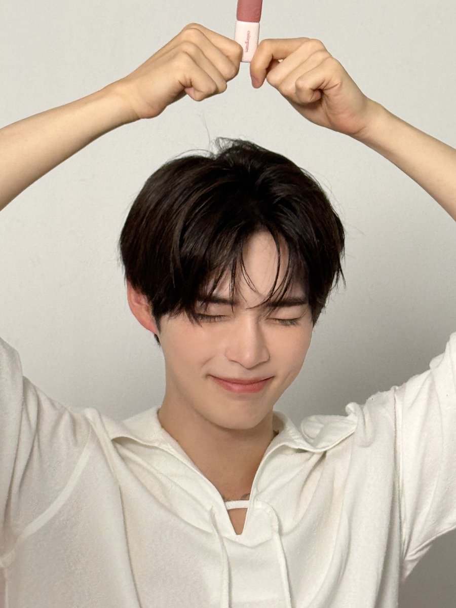 성한빈 속눈썹 tweet media